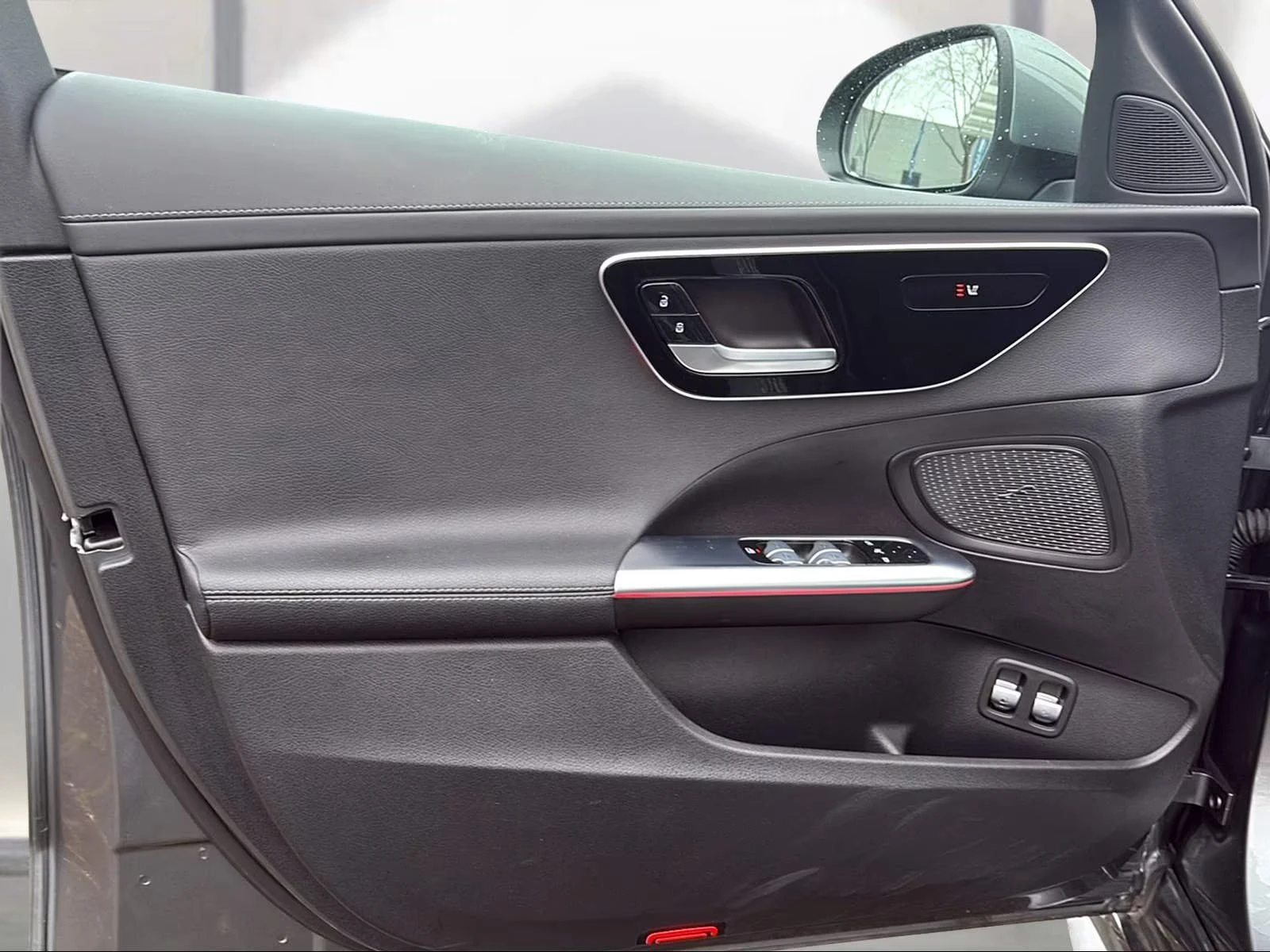 Mercedes-Benz C 300 e / AMG / PLUG-IN / CAMERA / CARBON /, снимка 9 - Автомобили и джипове - 55818142