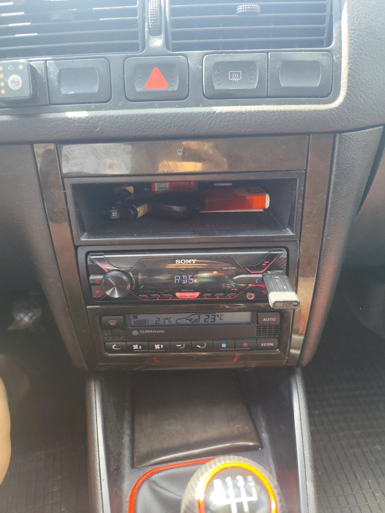 VW Golf 1.8T GTI, снимка 10 - Автомобили и джипове - 55931825