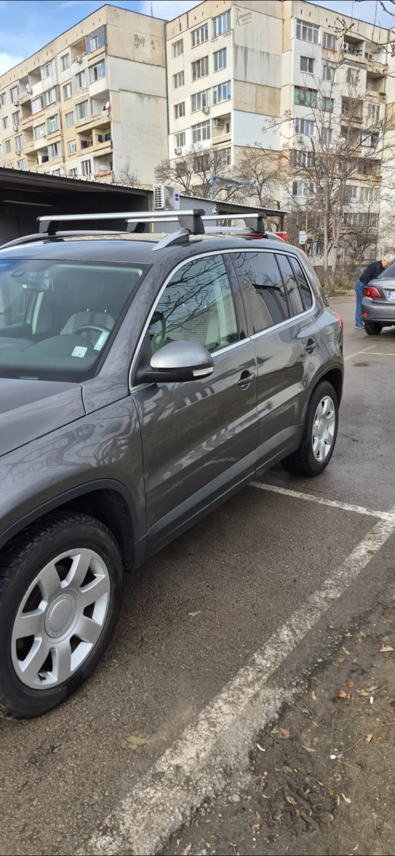 VW Tiguan, снимка 3 - Автомобили и джипове - 53008654