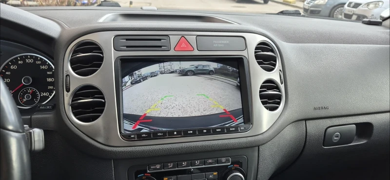 VW Tiguan, снимка 12 - Автомобили и джипове - 53008654