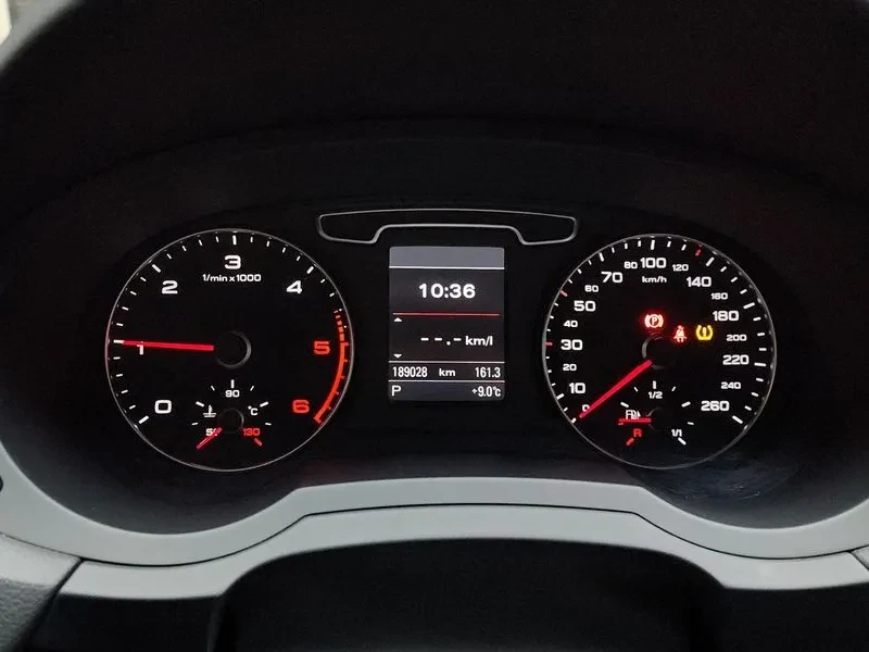Audi Q3 2.0 TDI Quattro, снимка 8 - Автомобили и джипове - 55128651