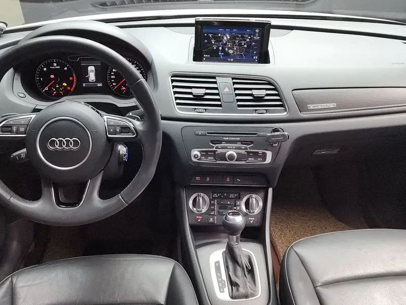 Audi Q3 2.0 TDI Quattro, снимка 7 - Автомобили и джипове - 55128651