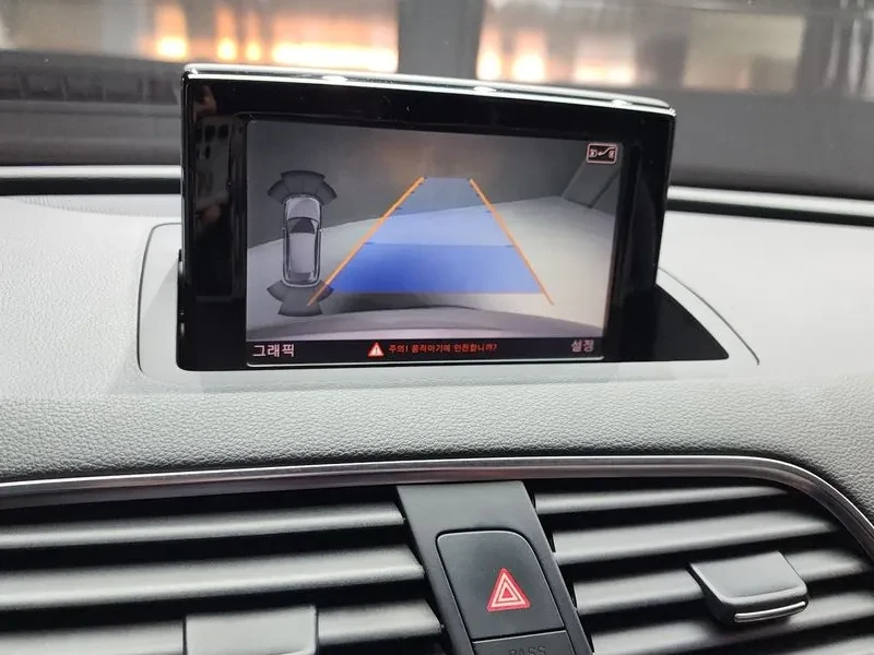 Audi Q3 2.0 TDI Quattro, снимка 15 - Автомобили и джипове - 55128651