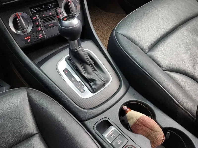 Audi Q3 2.0 TDI Quattro, снимка 9 - Автомобили и джипове - 55128651