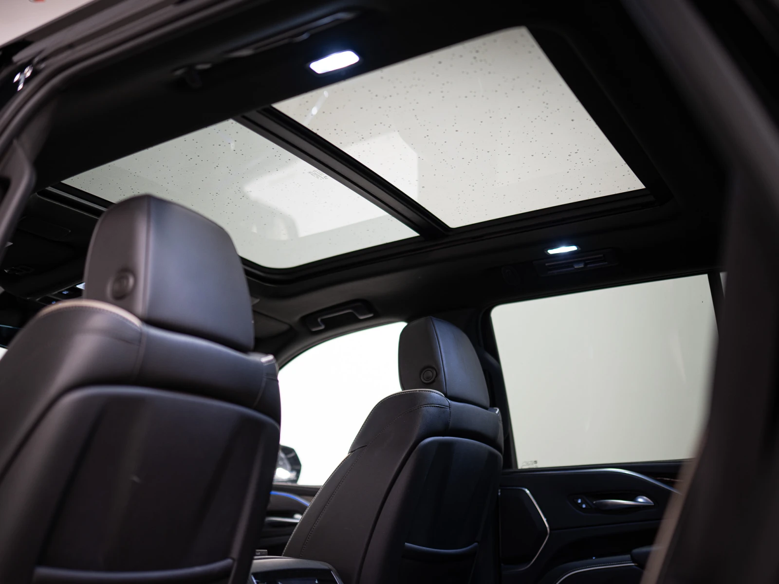 Cadillac Escalade  Premium Luxury * HeadUp* AвтоКредит* (ЦЕНА ДО БГ), снимка 12 - Автомобили и джипове - 53831280