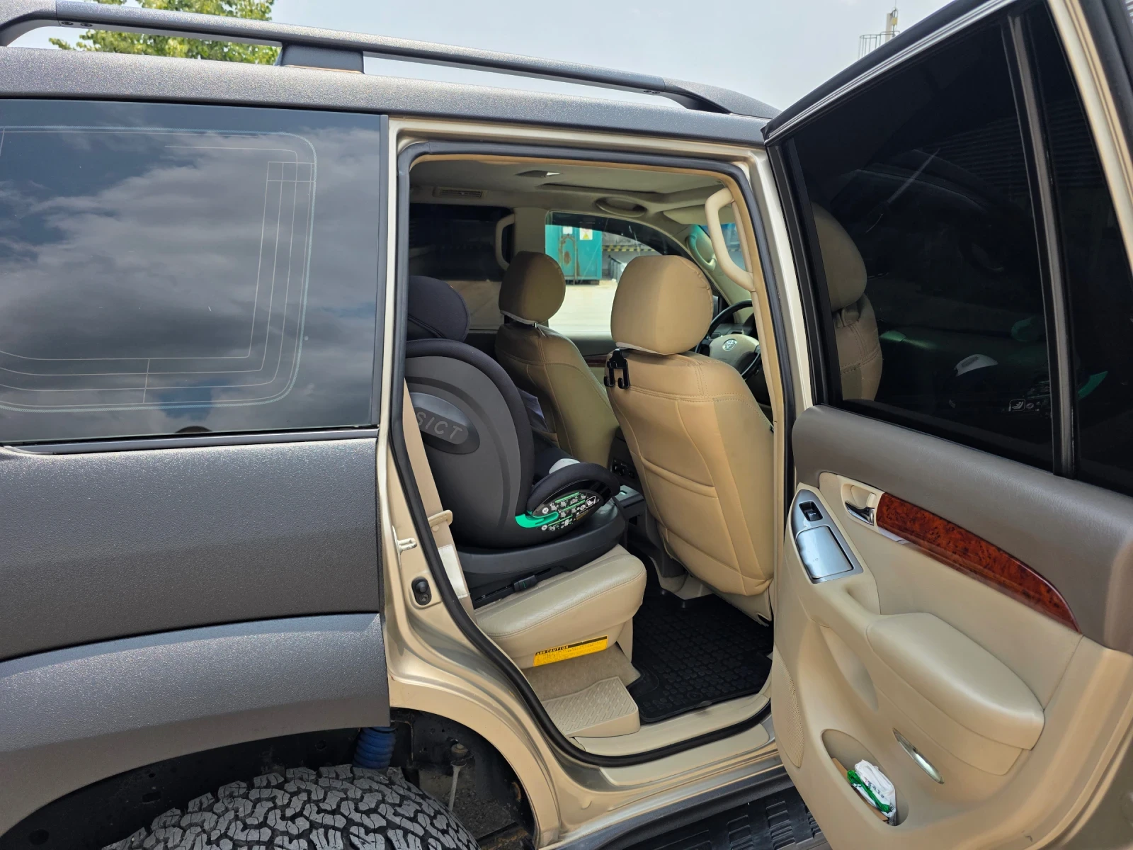 Toyota Land cruiser 3.0d4d, снимка 12 - Автомобили и джипове - 54240829