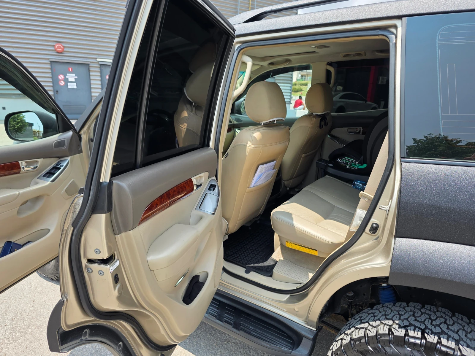 Toyota Land cruiser 3.0d4d, снимка 10 - Автомобили и джипове - 54240829