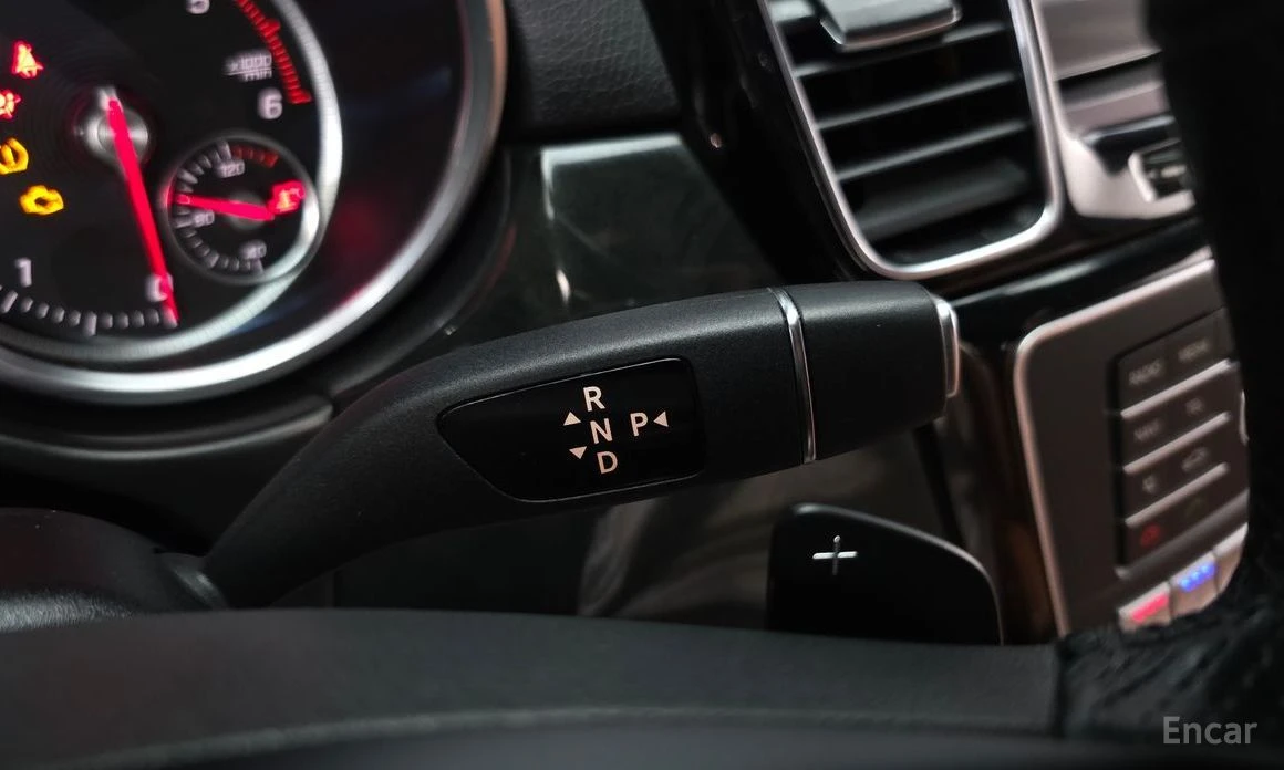 Mercedes-Benz GLE 350, снимка 9 - Автомобили и джипове - 55277307