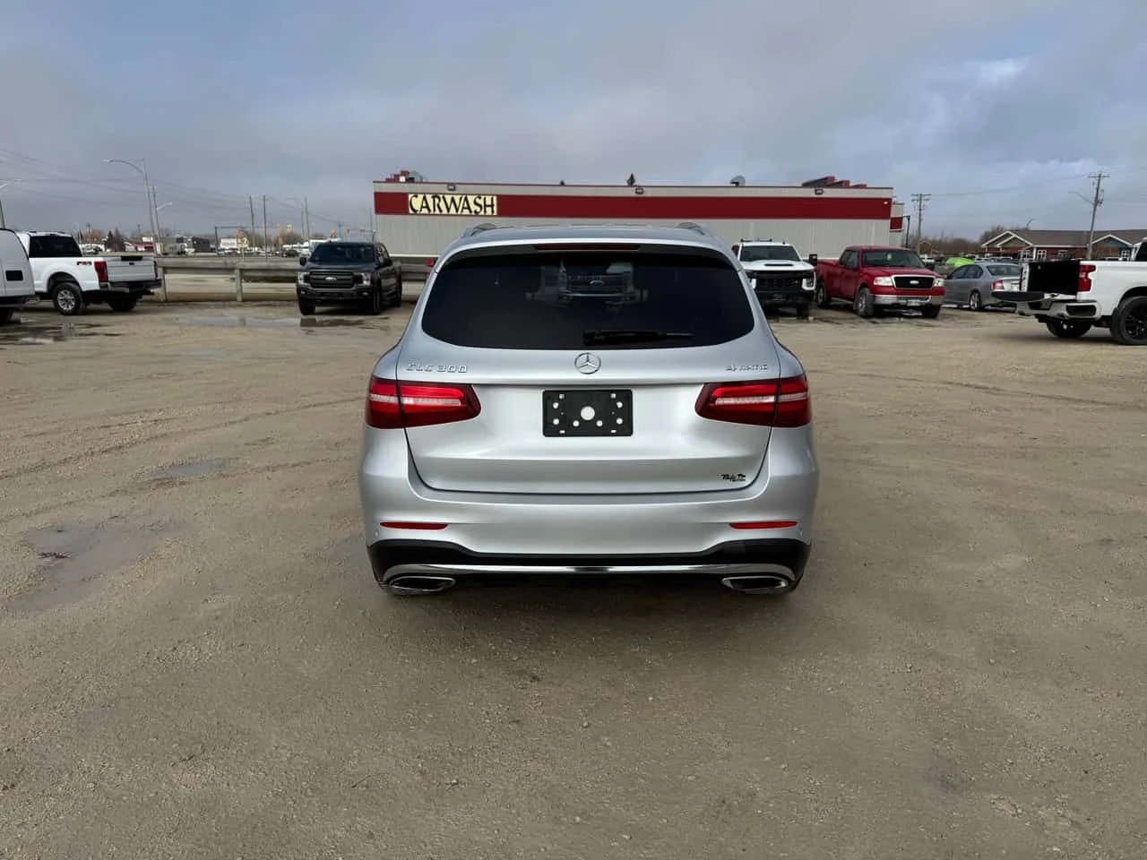 Mercedes-Benz GLC 300 4MATIC | CARFAX | АВТОКРЕДИТ БЕЗ ПЪРВОНАЧАЛНА, снимка 5 - Автомобили и джипове - 55546852