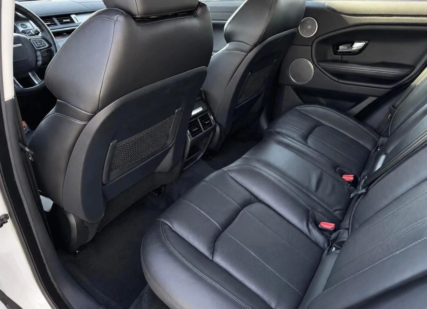 Land Rover Range Rover Evoque 2.0D | 4x4| Dynamic| Shadow line | ЛИЗИНГ | БАРТЕР, снимка 12 - Автомобили и джипове - 56016836