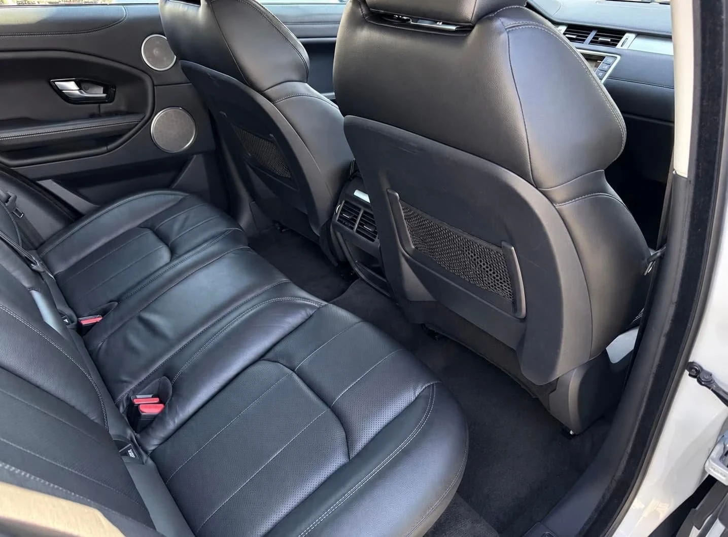 Land Rover Range Rover Evoque 2.0D | 4x4| Dynamic| Shadow line | ЛИЗИНГ | БАРТЕР, снимка 13 - Автомобили и джипове - 56016836