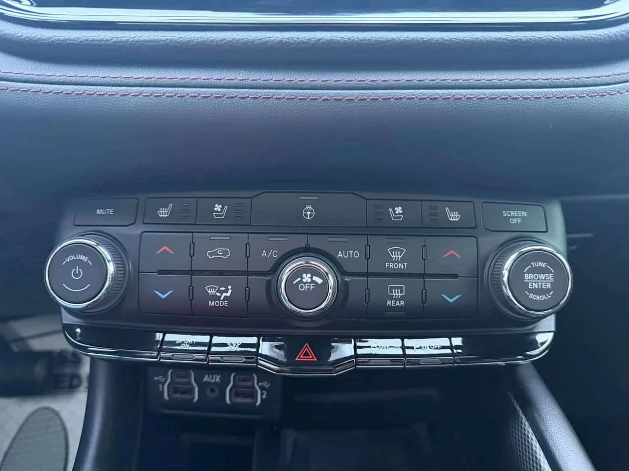 Dodge Durango, снимка 13 - Автомобили и джипове - 56689156