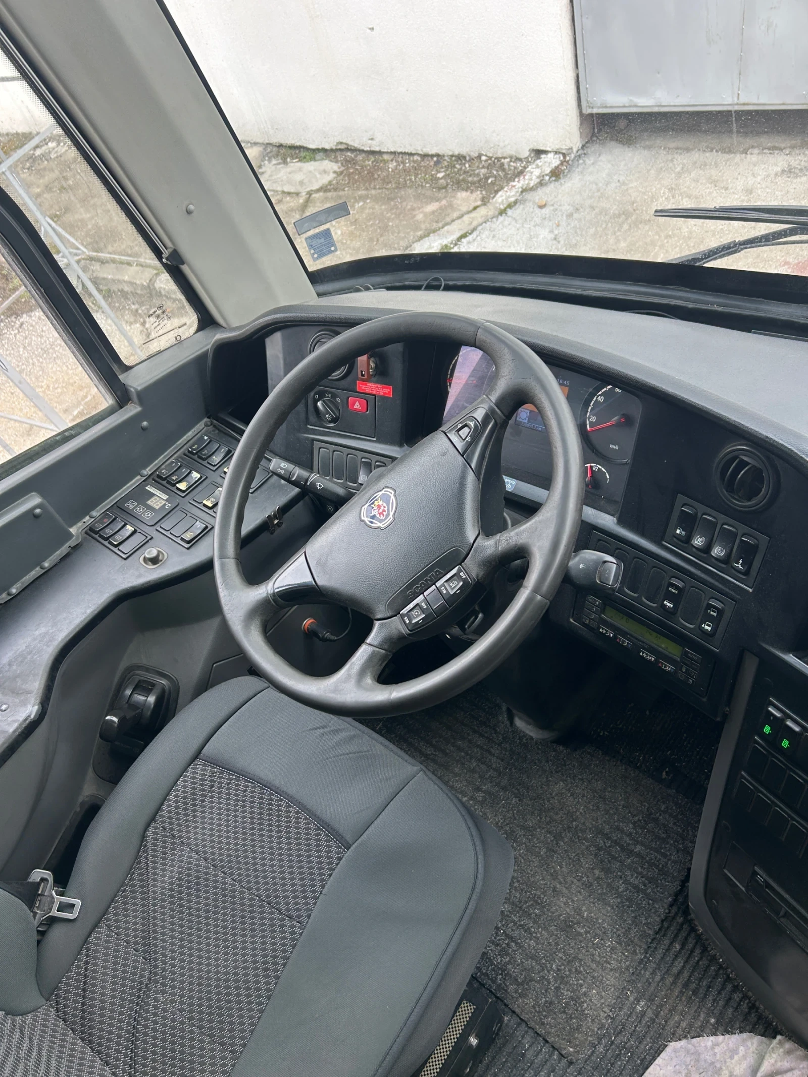 Scania Touring, снимка 11 - Бусове и автобуси - 54711790