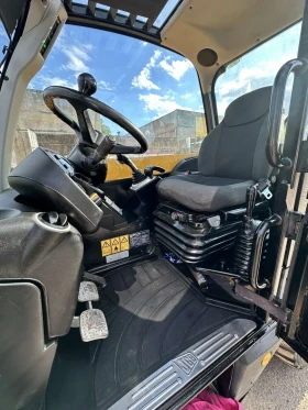 Телескопичен товарач JCB 541-70, снимка 12