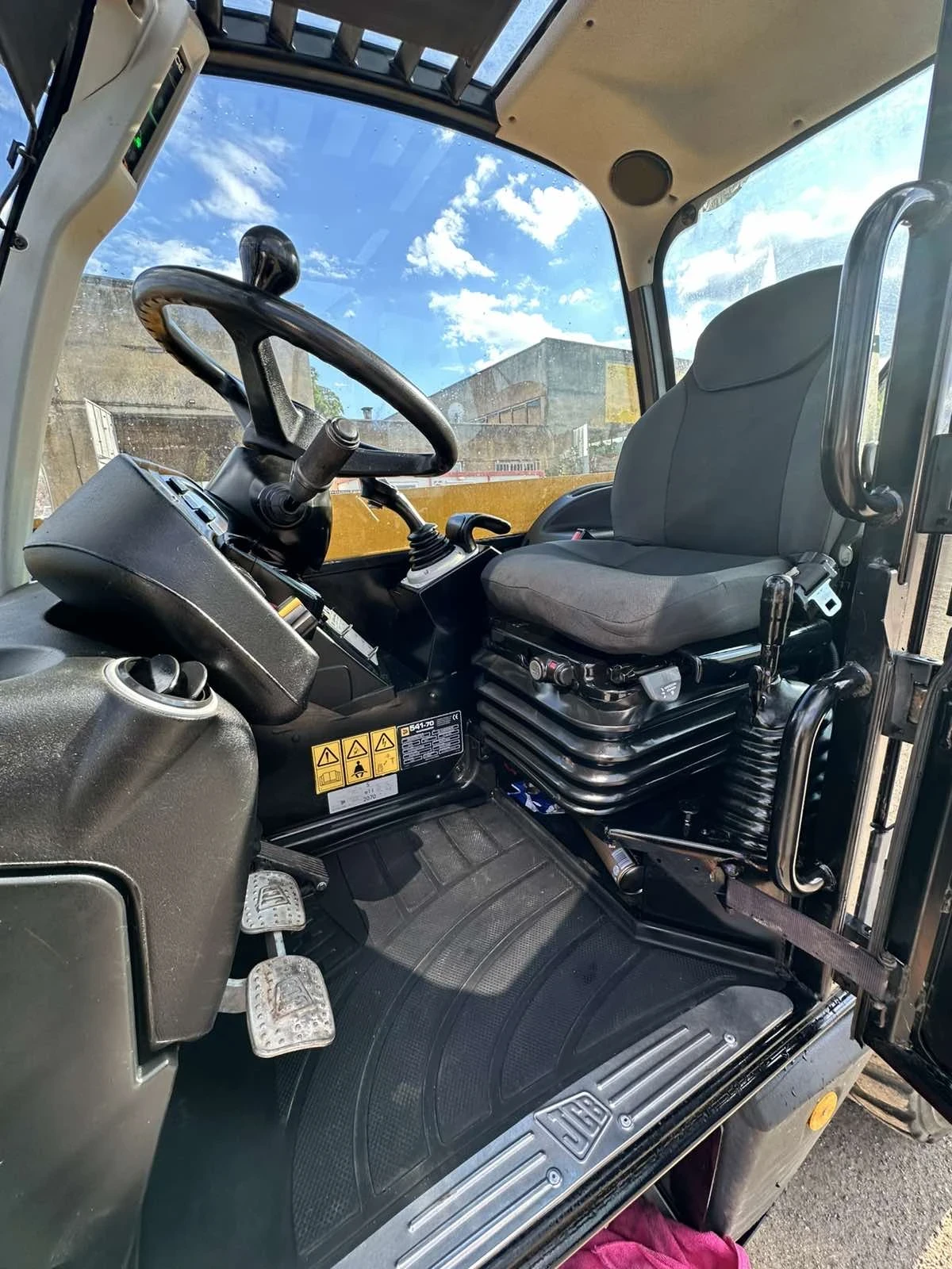 Телескопичен товарач JCB 541-70, снимка 12 - Селскостопанска техника - 56074285