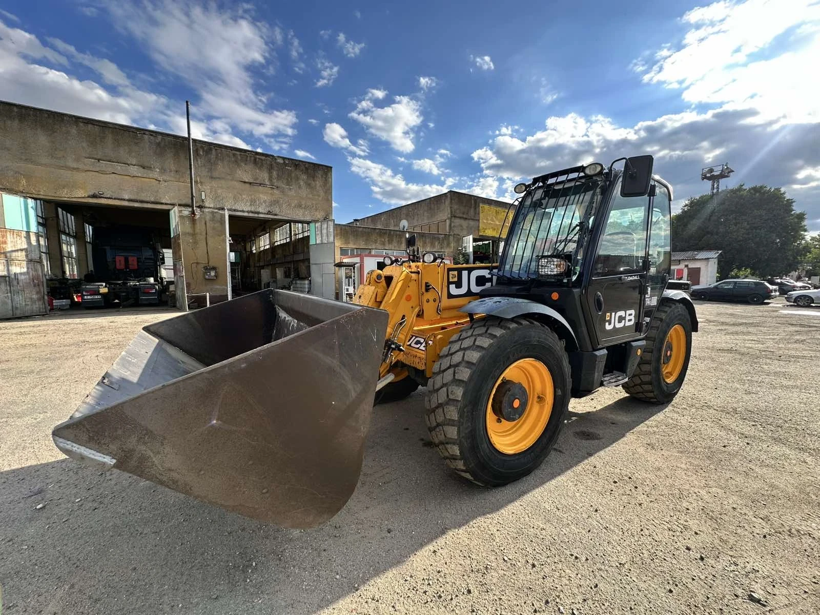Телескопичен товарач JCB 541-70, снимка 4 - Селскостопанска техника - 56074285