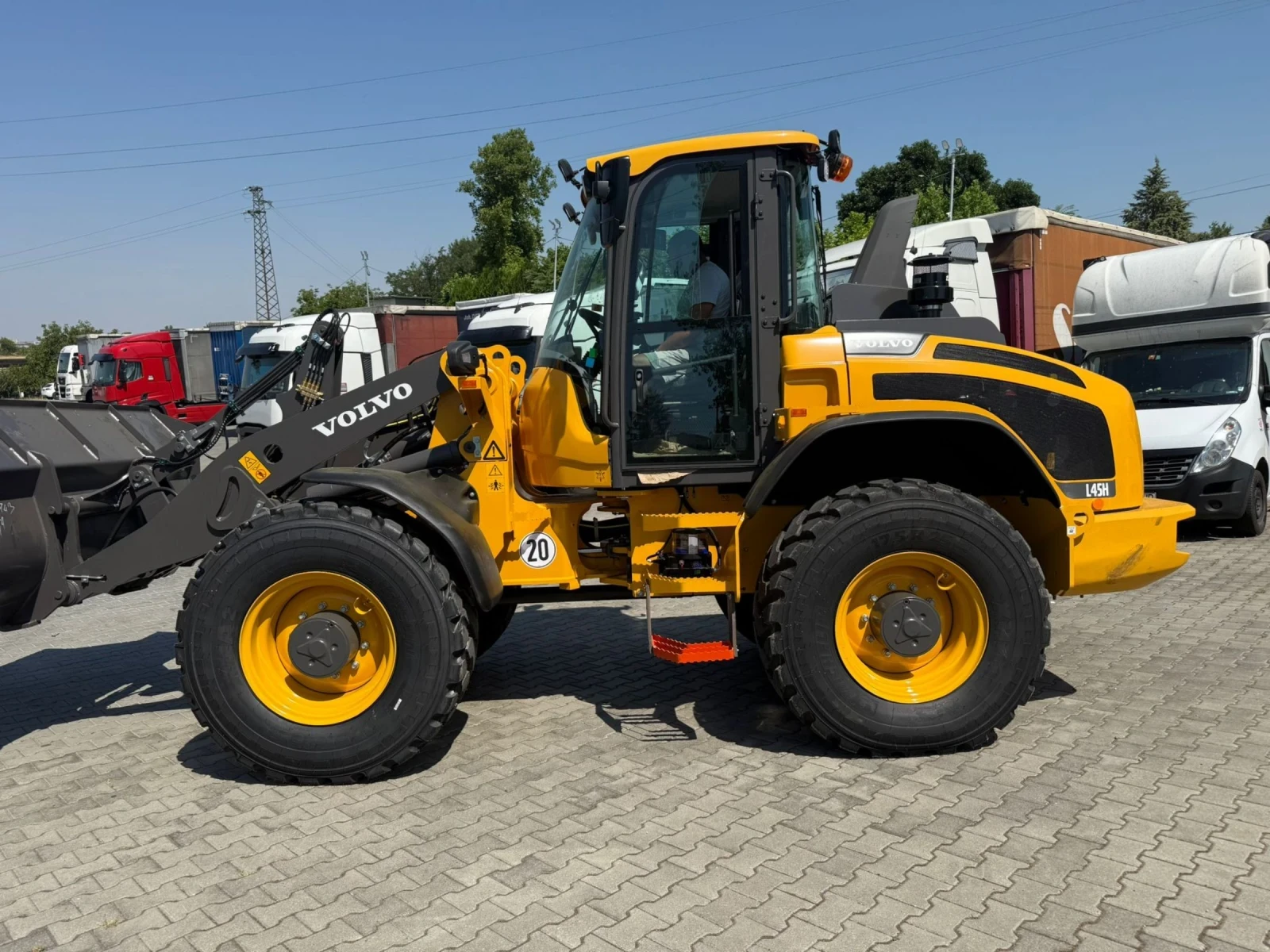 Челен товарач Volvo L45H - изображение 3