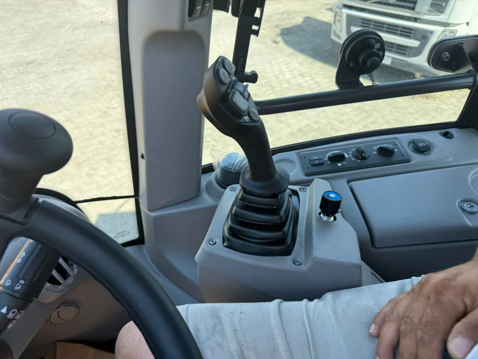 Челен товарач Volvo L45H - изображение 8