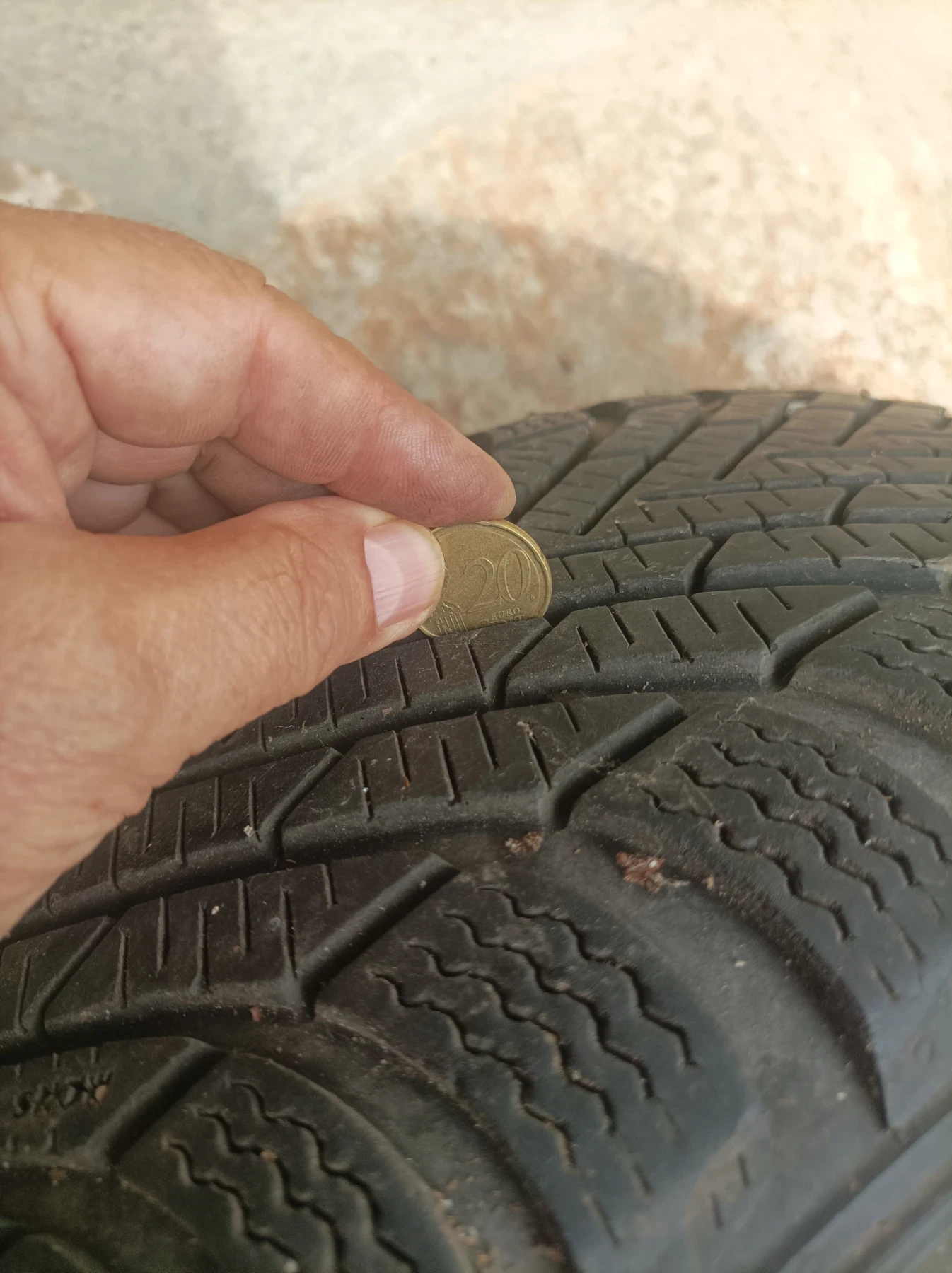 Гуми с джанти Pirelli 205/55R16, снимка 2 - Гуми и джанти - 56039428