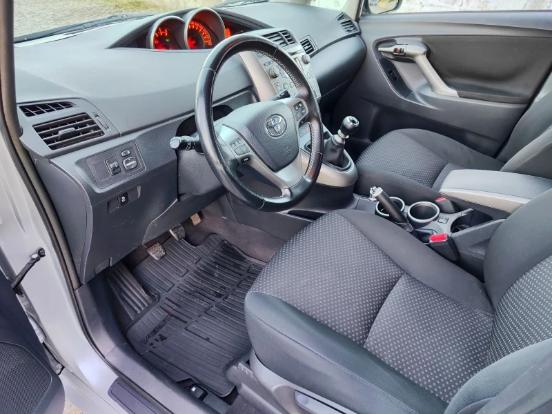 Toyota Verso SOL   2.0  D4D, снимка 9 - Автомобили и джипове - 47442633