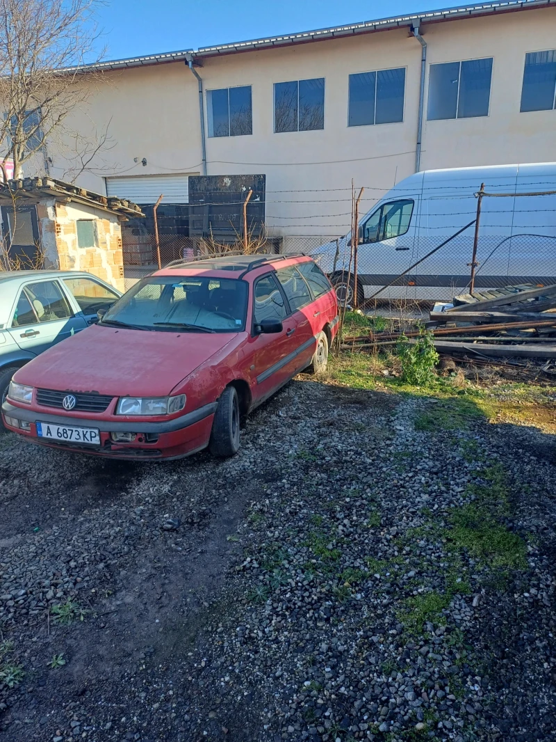 VW Passat, снимка 1 - Автомобили и джипове - 48810385