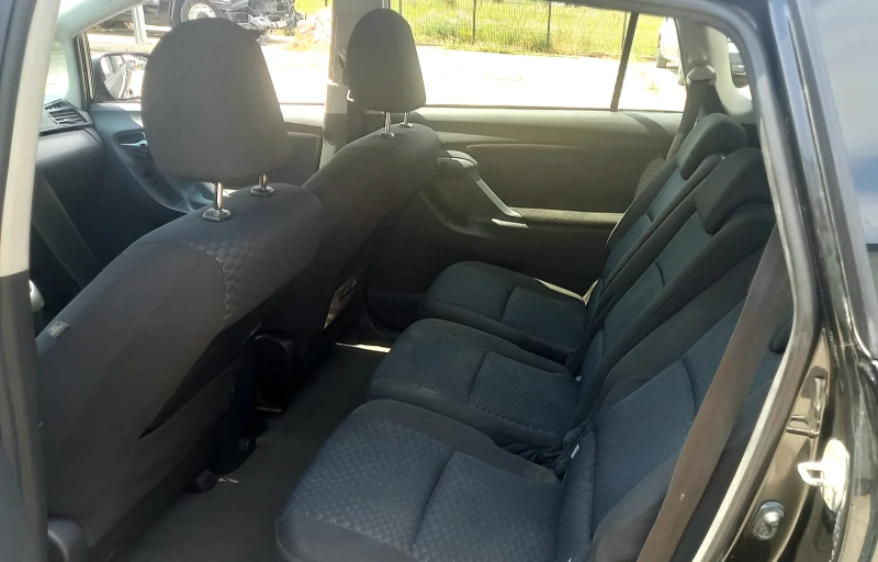 Toyota Verso, снимка 6 - Автомобили и джипове - 52558105