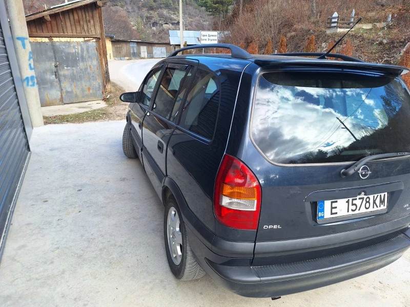 Opel Zafira 2.0TDI, снимка 11 - Автомобили и джипове - 52957972