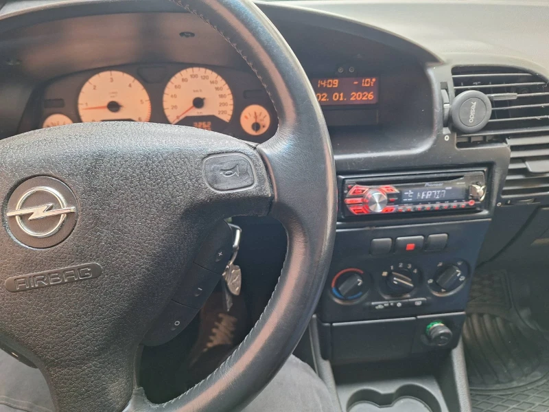 Opel Zafira 2.0TDI, снимка 14 - Автомобили и джипове - 52957972