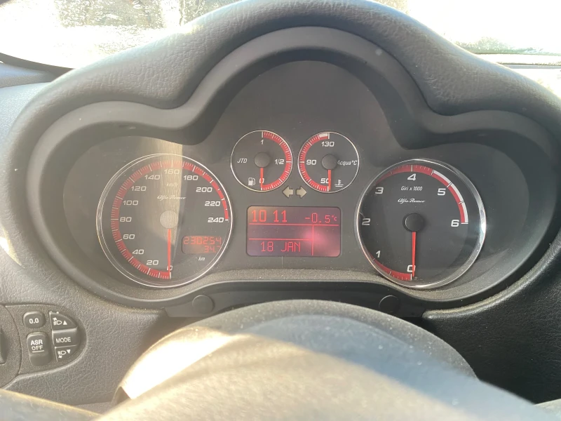 Alfa Romeo 147, снимка 6 - Автомобили и джипове - 53138507