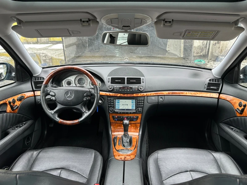 Mercedes-Benz E 320, снимка 7 - Автомобили и джипове - 53188360