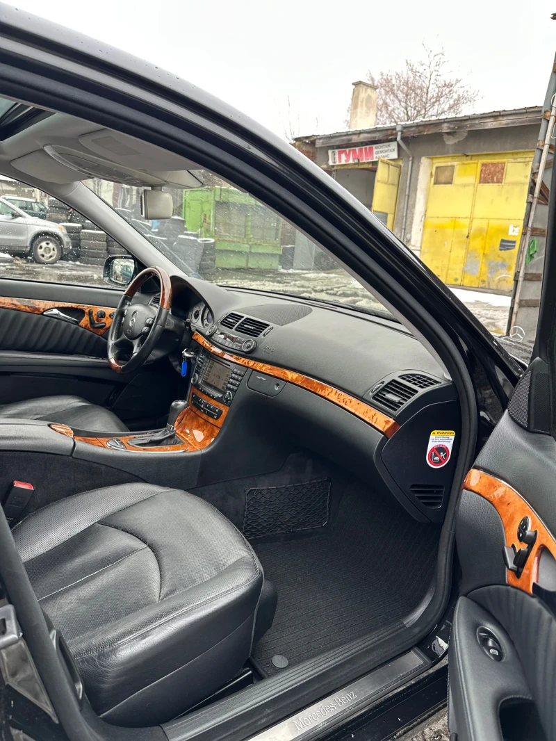 Mercedes-Benz E 320, снимка 9 - Автомобили и джипове - 53188360
