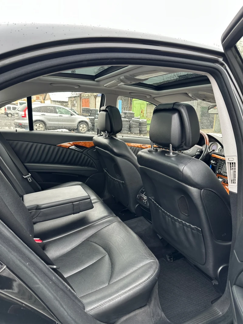 Mercedes-Benz E 320, снимка 10 - Автомобили и джипове - 53188360