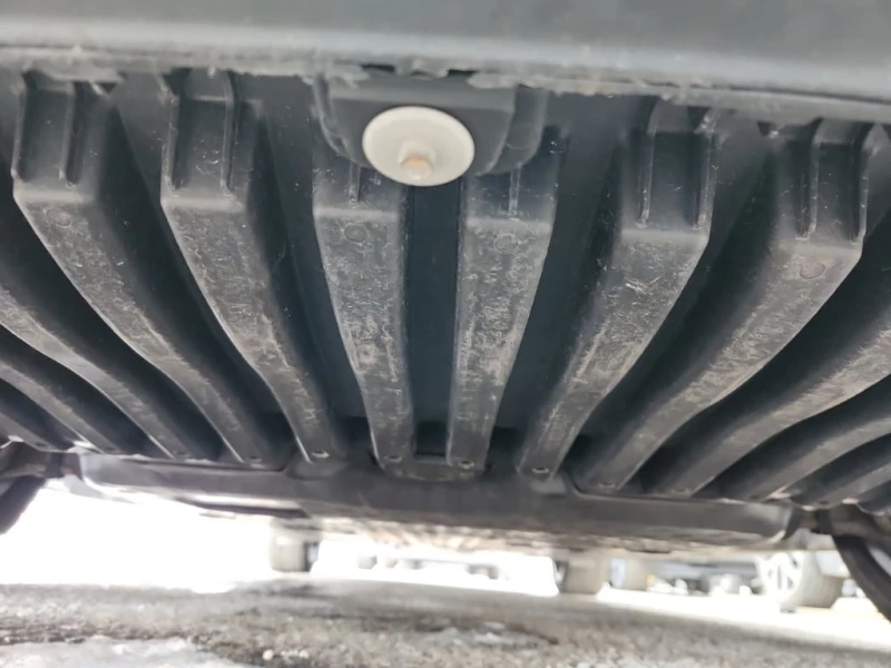 Mercedes-Benz E 300 * CARFAX /DISTRONIC/PANO/, снимка 17 - Автомобили и джипове - 53297323