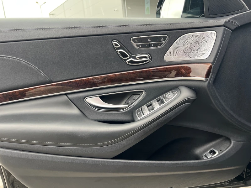 Mercedes-Benz S 560 4MATIC, снимка 10 - Автомобили и джипове - 53445353