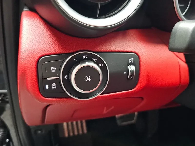 Alfa Romeo Giulia 2.0, снимка 17 - Автомобили и джипове - 55704426