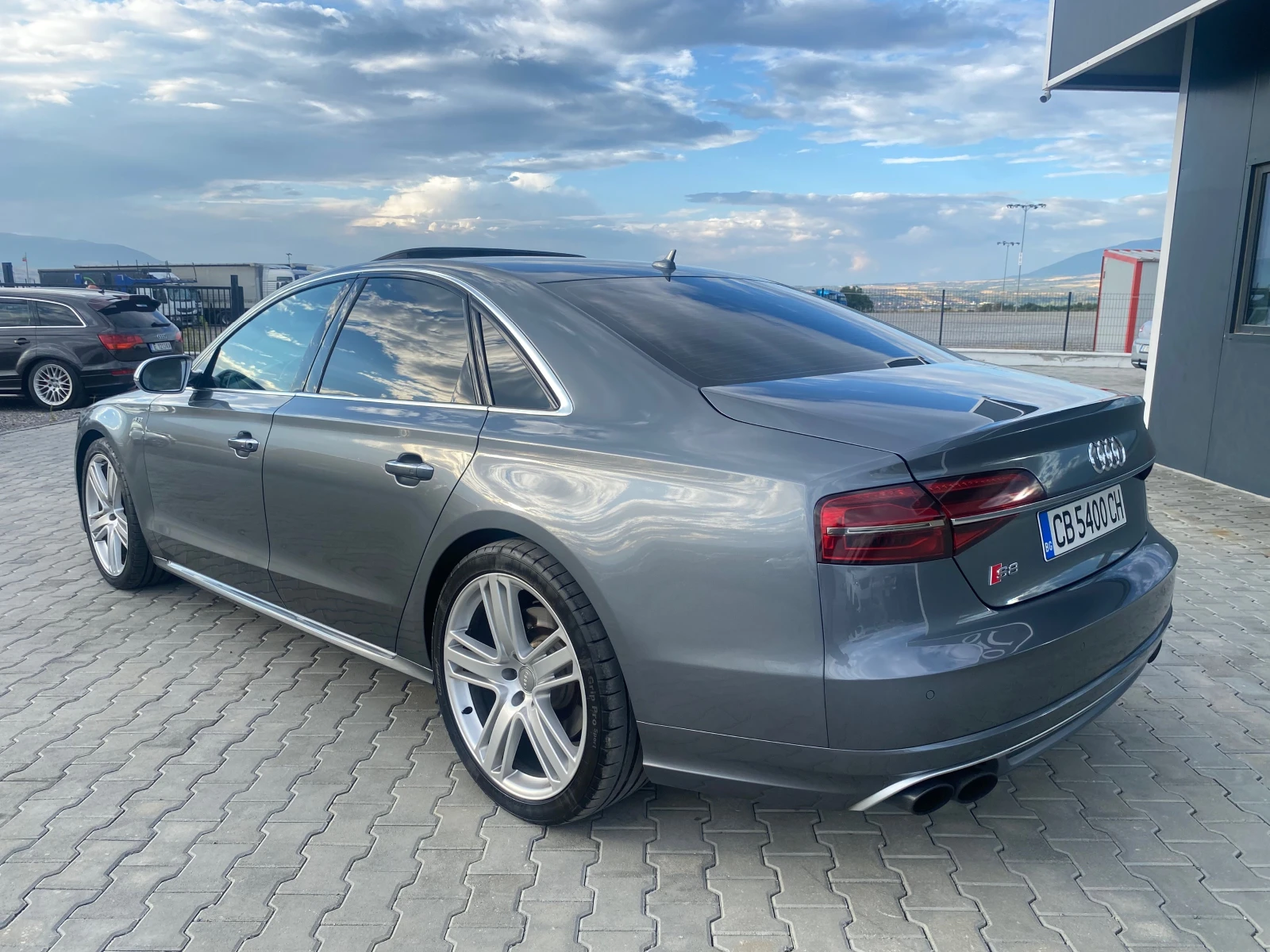 Audi S8  - изображение 7