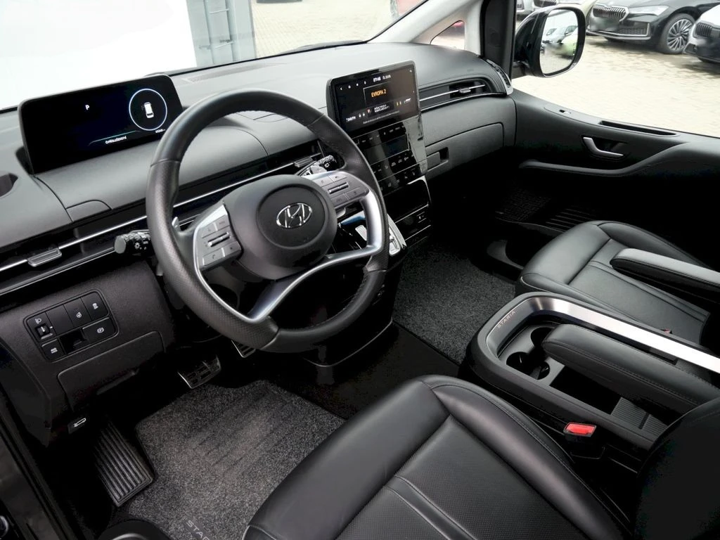 Hyundai Staria 2.2 CRDi 4x4 - изображение 9