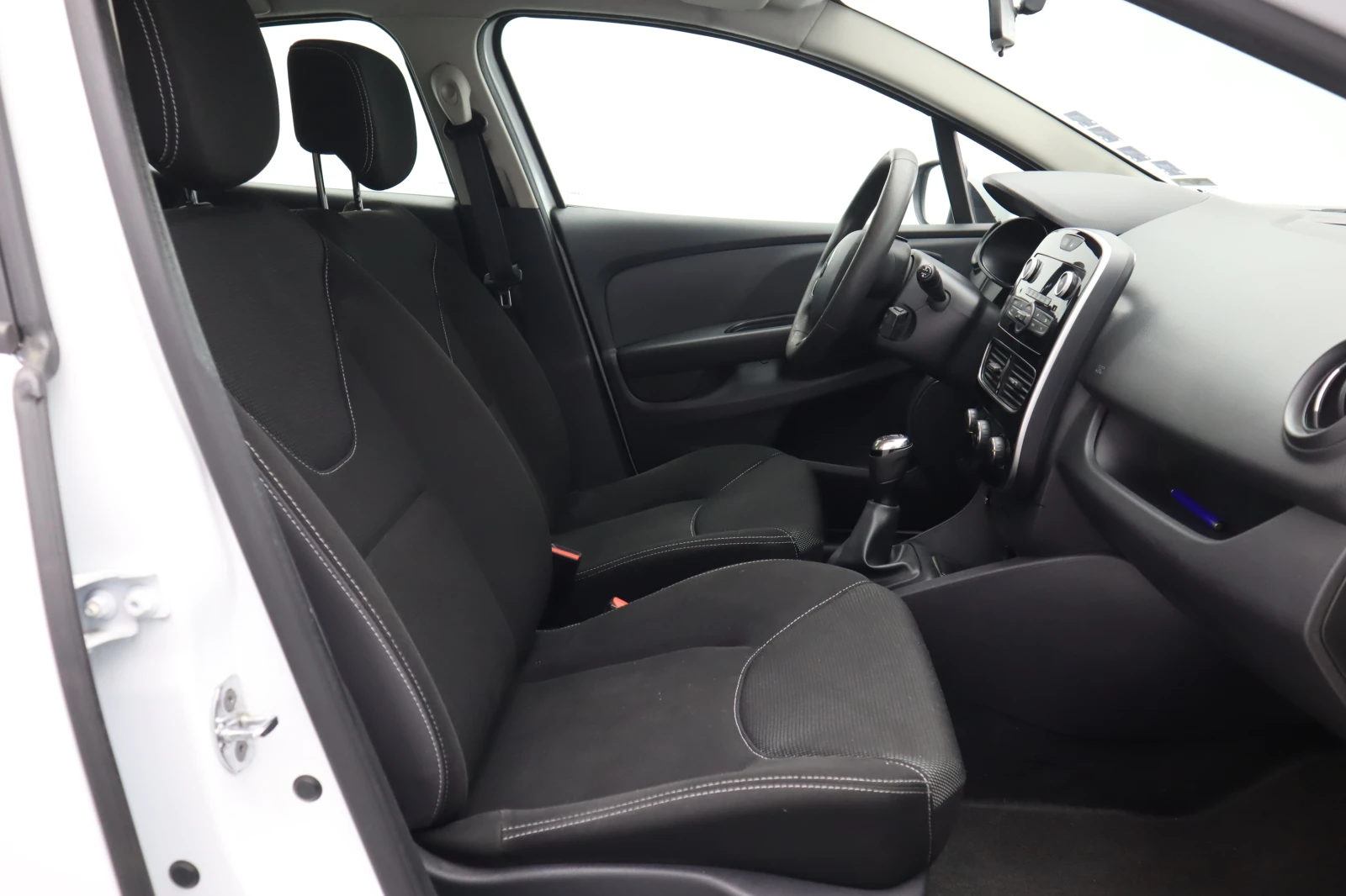 Renault Clio ELEGANCE 1.5DCI - изображение 10