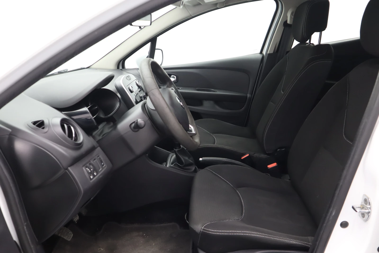 Renault Clio ELEGANCE 1.5DCI - изображение 9