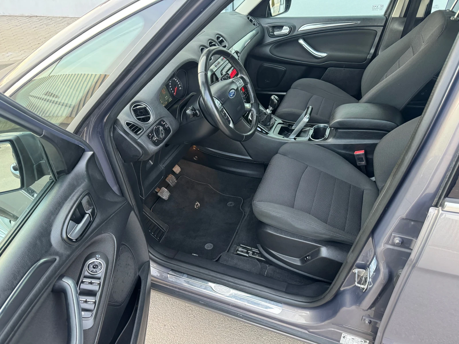 Ford S-Max 2.0tdci 140ks 7 mesten - изображение 9