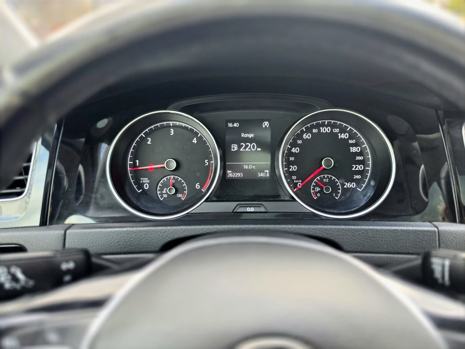 VW Golf R-Line/ Panorama/Bi-Xenon /Лизинг, снимка 12 - Автомобили и джипове - 54095393