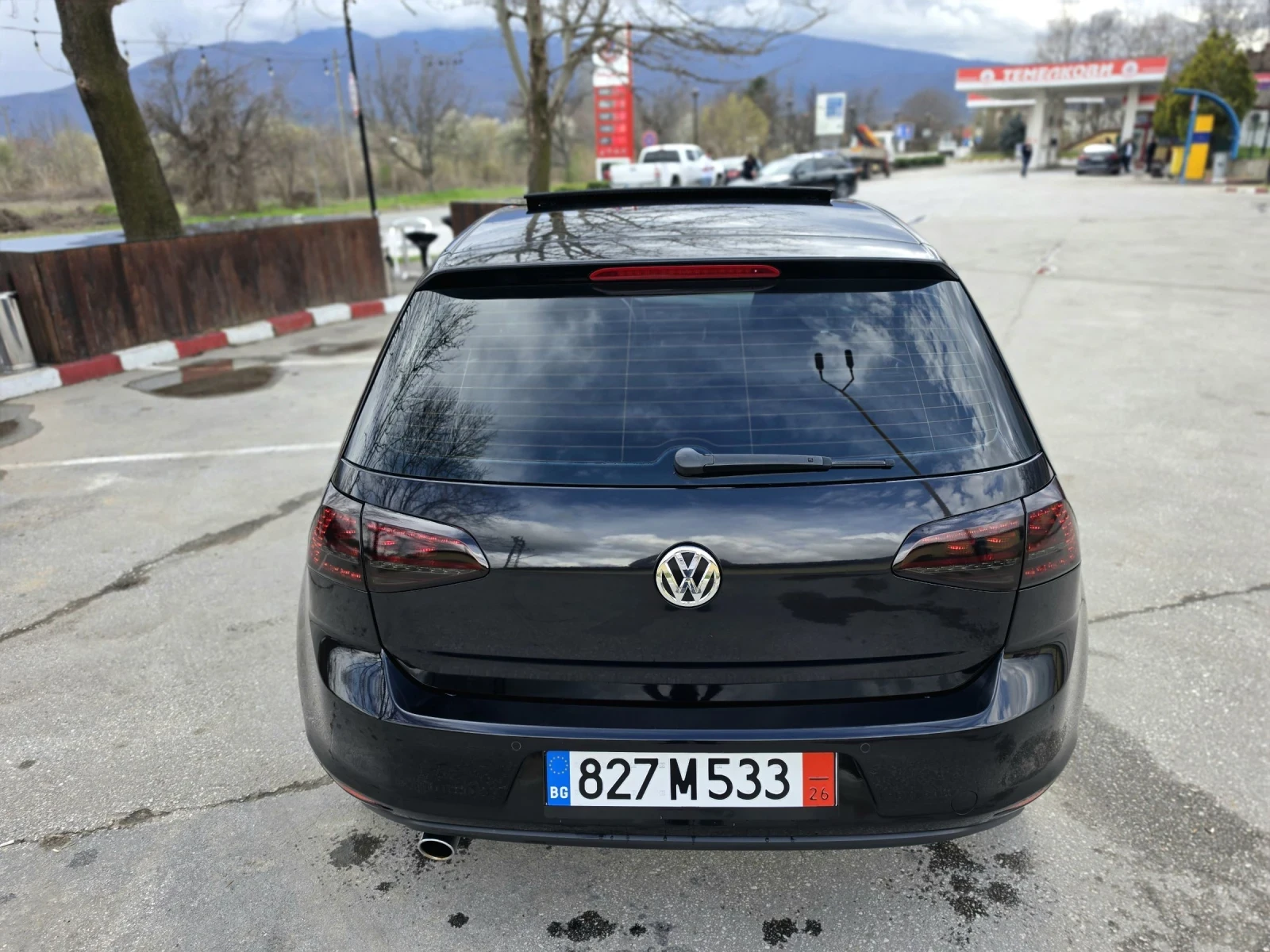 VW Golf R-Line/ Panorama/Bi-Xenon /Лизинг, снимка 6 - Автомобили и джипове - 54095393