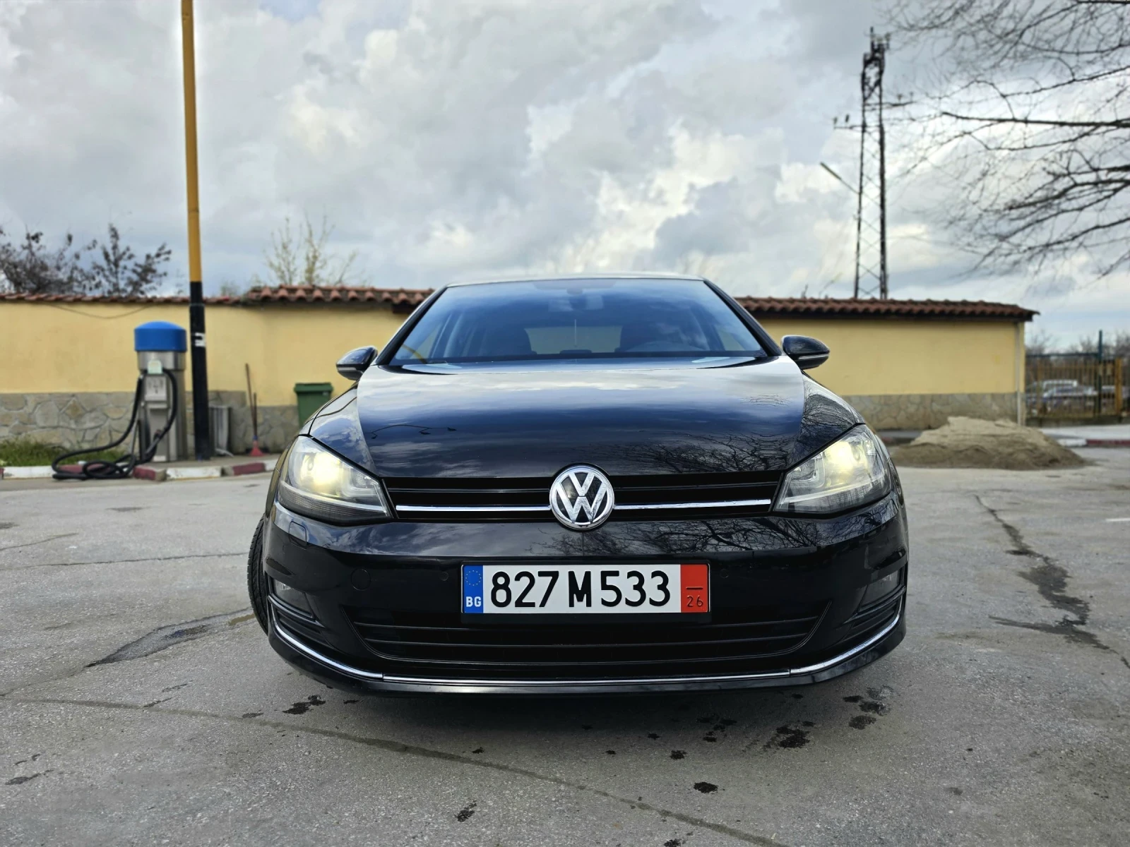 VW Golf R-Line/ Panorama/Bi-Xenon /Лизинг, снимка 3 - Автомобили и джипове - 54095393