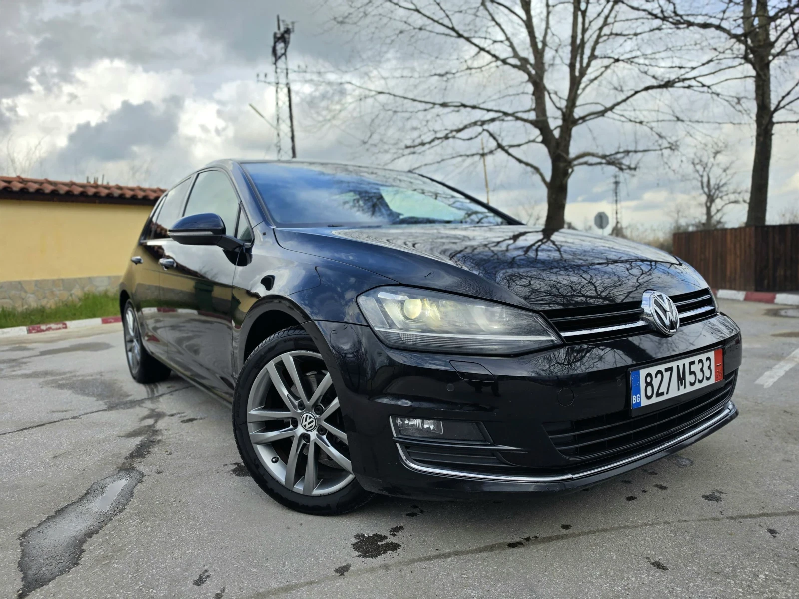 VW Golf R-Line/ Panorama/Bi-Xenon /Лизинг, снимка 2 - Автомобили и джипове - 54095393