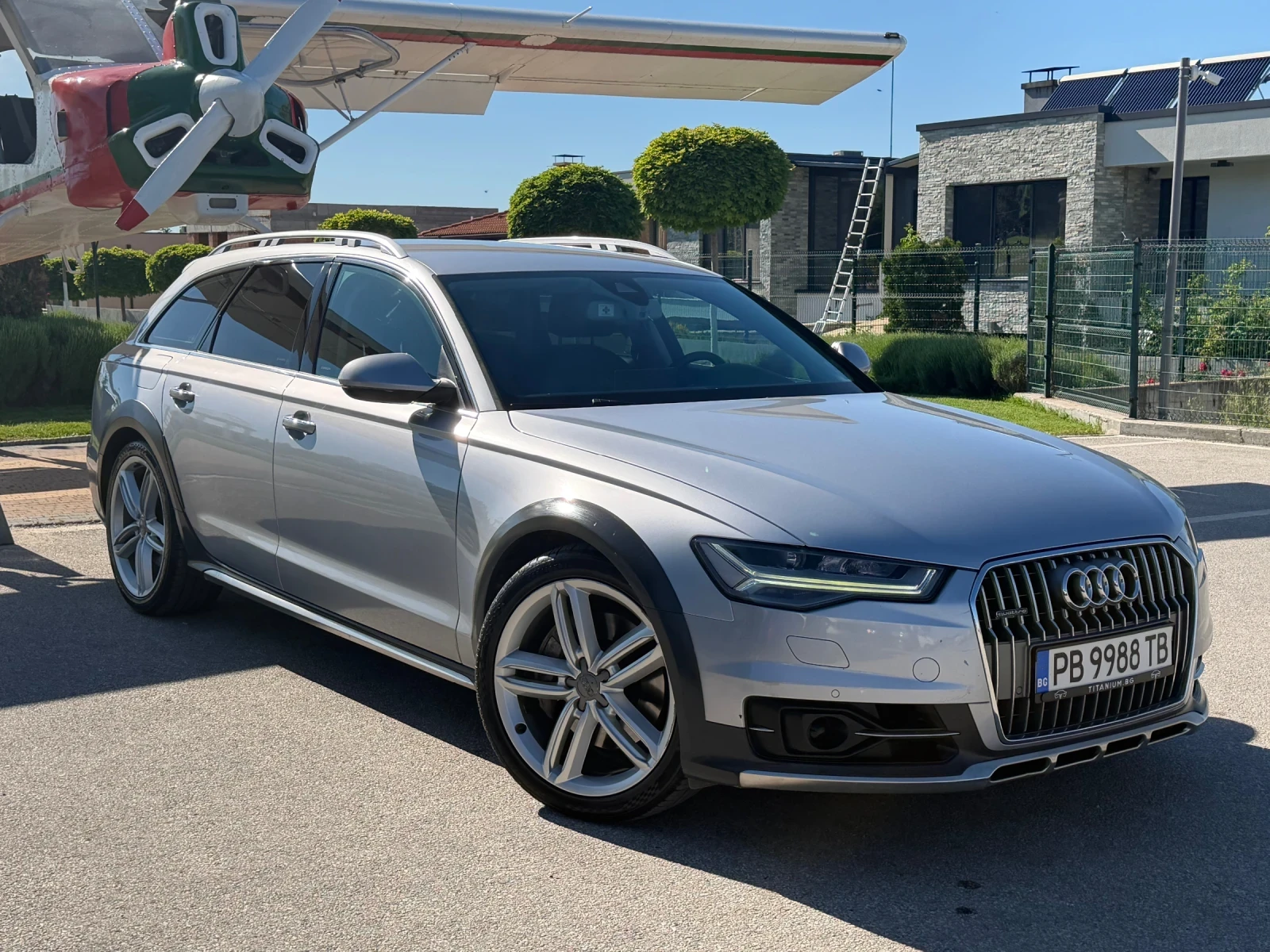 Audi A6 Allroad 3.0 bitdi-320кс.8zf/ACC/MATRIX/РЕАЛНИ КМ.ОБСЛУЖЕНА, снимка 3 - Автомобили и джипове - 54558713