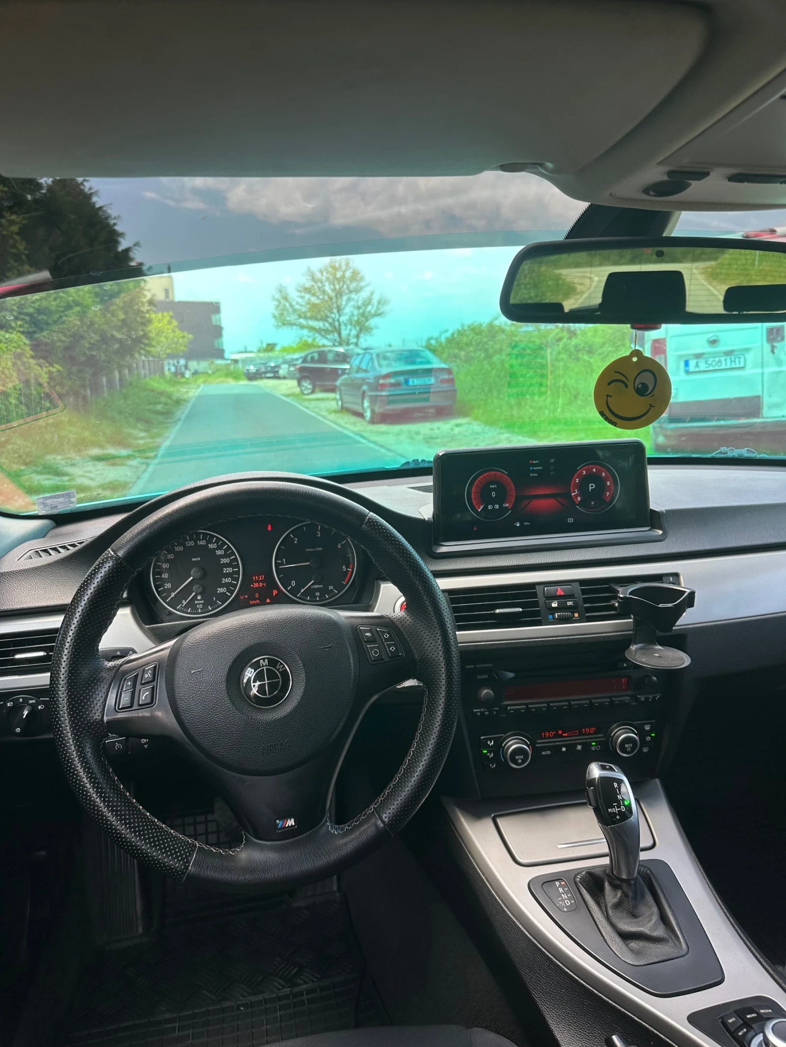 BMW 320 2.0d, снимка 11 - Автомобили и джипове - 54576693