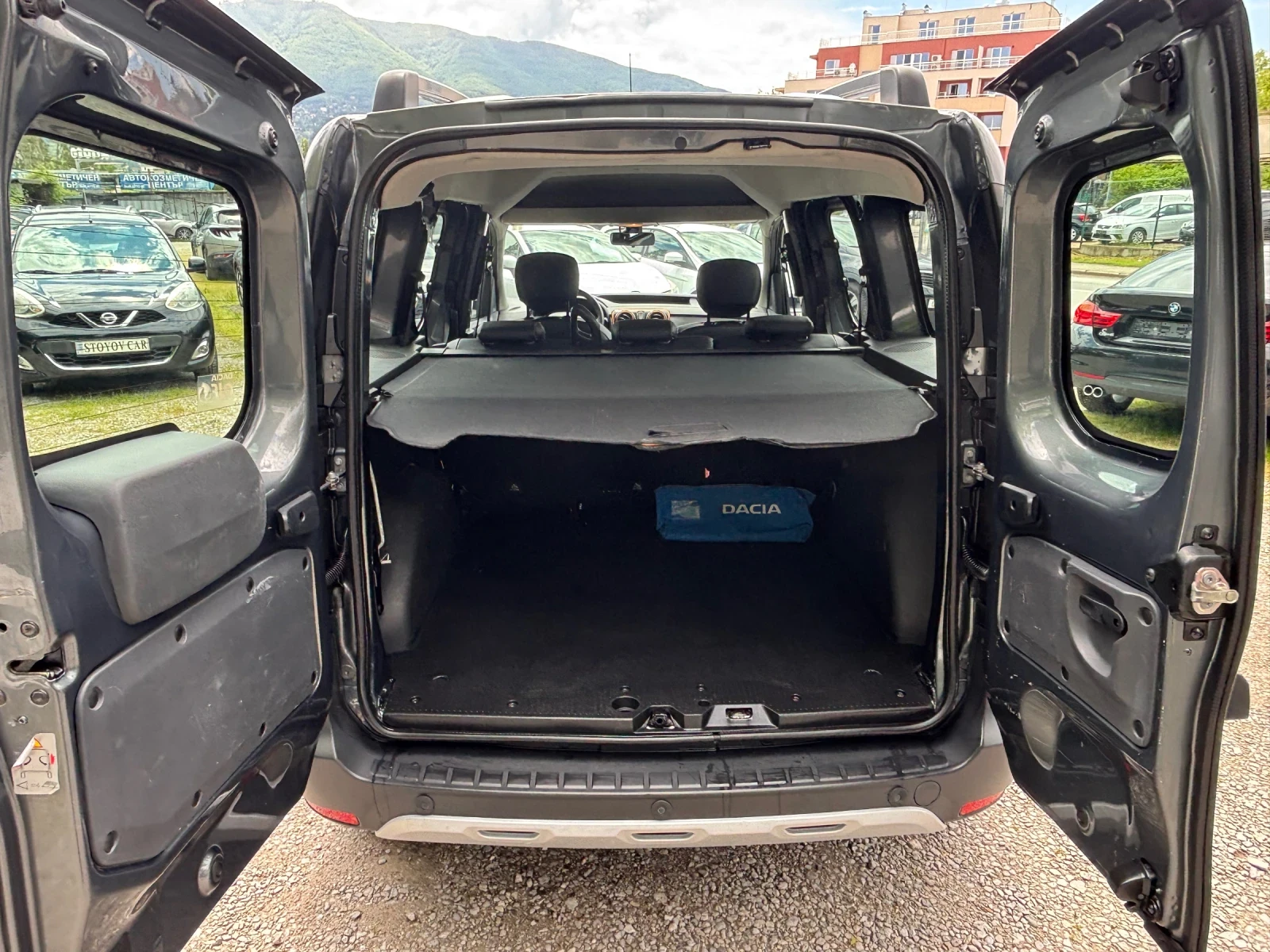 Dacia Dokker 1.5DCI, снимка 7 - Автомобили и джипове - 54660228