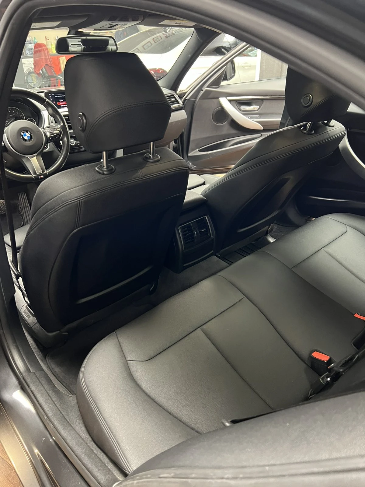 BMW 330, снимка 12 - Автомобили и джипове - 55365485