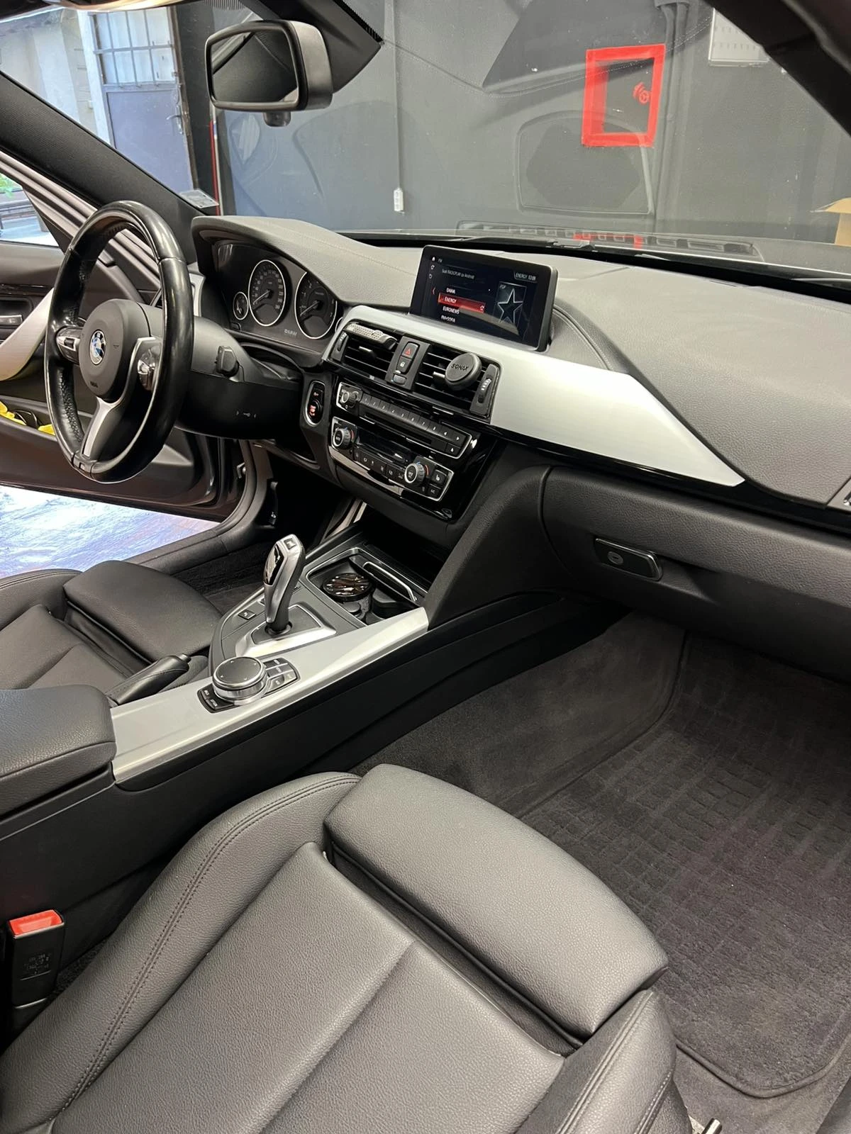 BMW 330, снимка 10 - Автомобили и джипове - 55365485