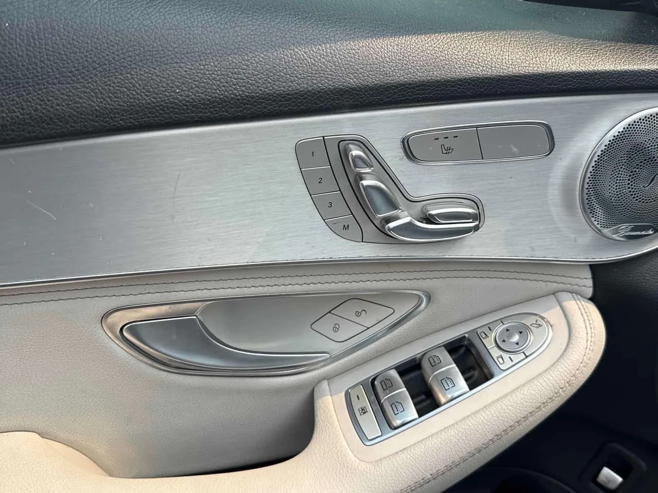 Mercedes-Benz C 400 * CARFAX * ОПЦИЯ ЗА ФИНАНСИРАНЕ , снимка 11 - Автомобили и джипове - 55504589